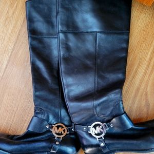 6.5 Michael Khors leather boots.